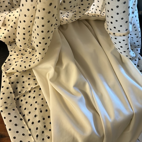Madewell - Smocked Ruffle Shoulder Midi Dress in Inkbrush Dots - Picture 5 of 6